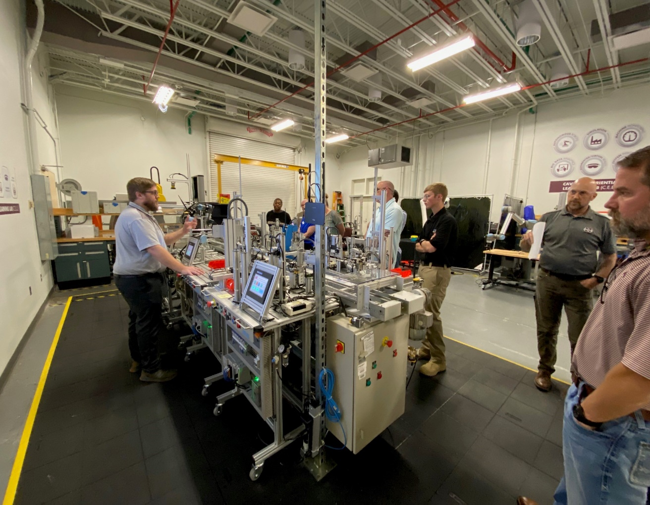  Jonathan Howell provides a hands-on demonstration of Industry 4.0 technology to local companies in the CAVS-E Experiential Learning Lab (C.E.L.L.)